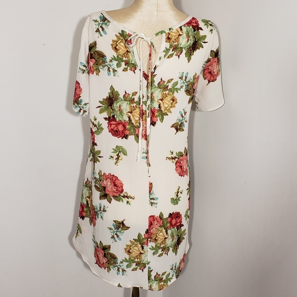 Flamingo Urban floral top size Medium   - Picture 4 of 5
